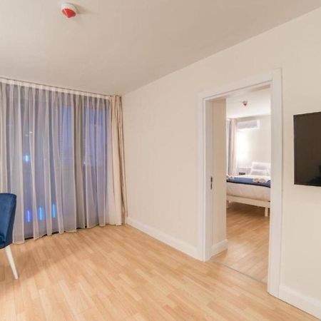 Luxury Sea View Apartments In Orbi City Batumi Esterno foto