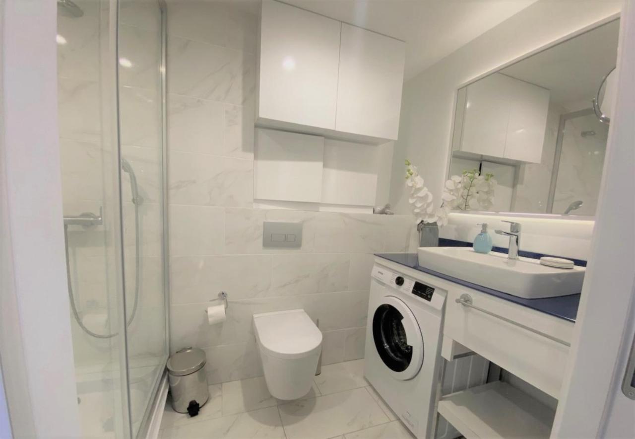 Luxury Sea View Apartments In Orbi City Batumi Esterno foto