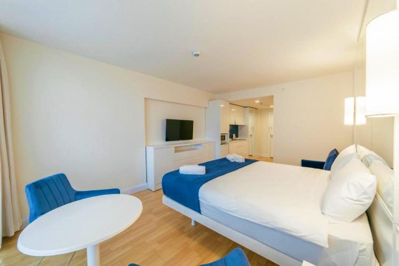 Luxury Sea View Apartments In Orbi City Batumi Esterno foto