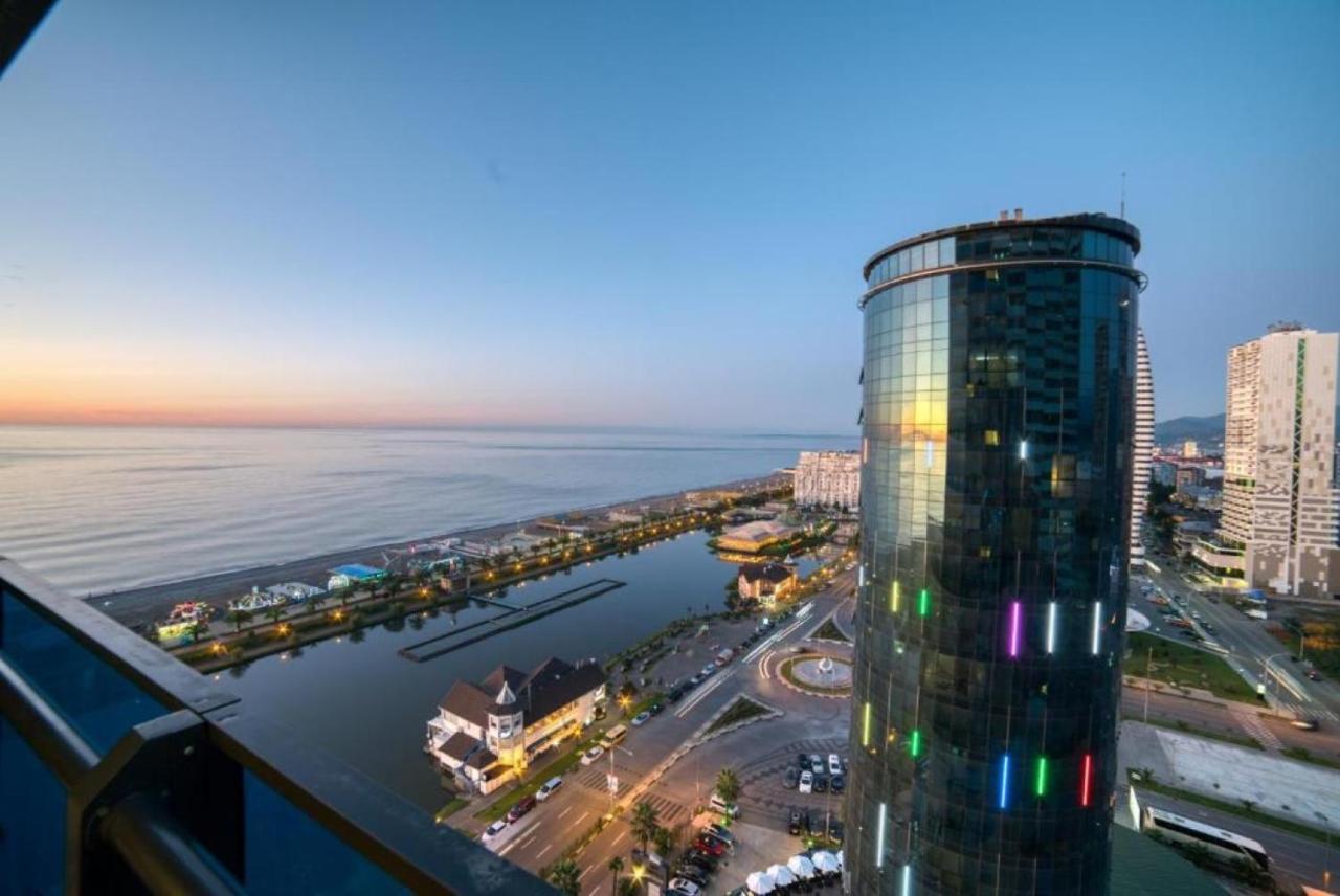Luxury Sea View Apartments In Orbi City Batumi Esterno foto