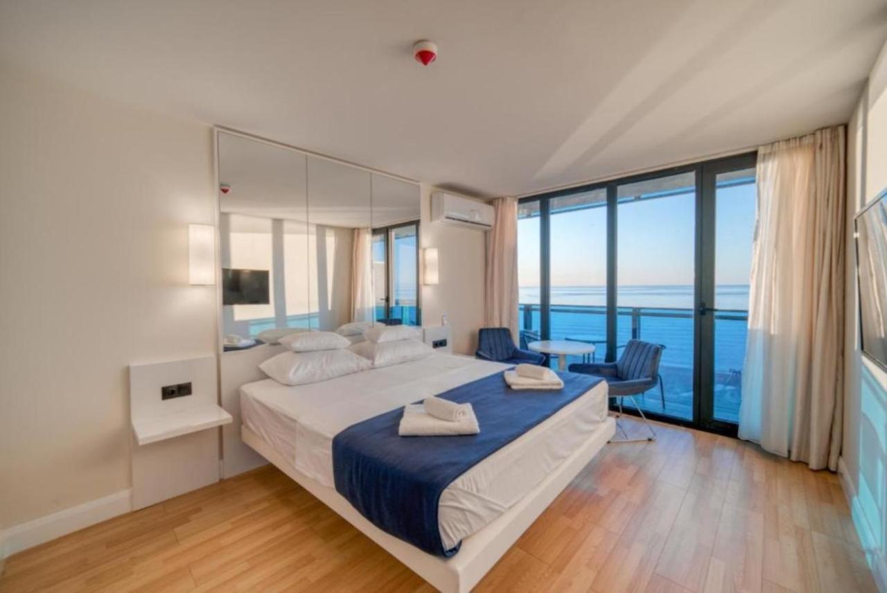Luxury Sea View Apartments In Orbi City Batumi Esterno foto