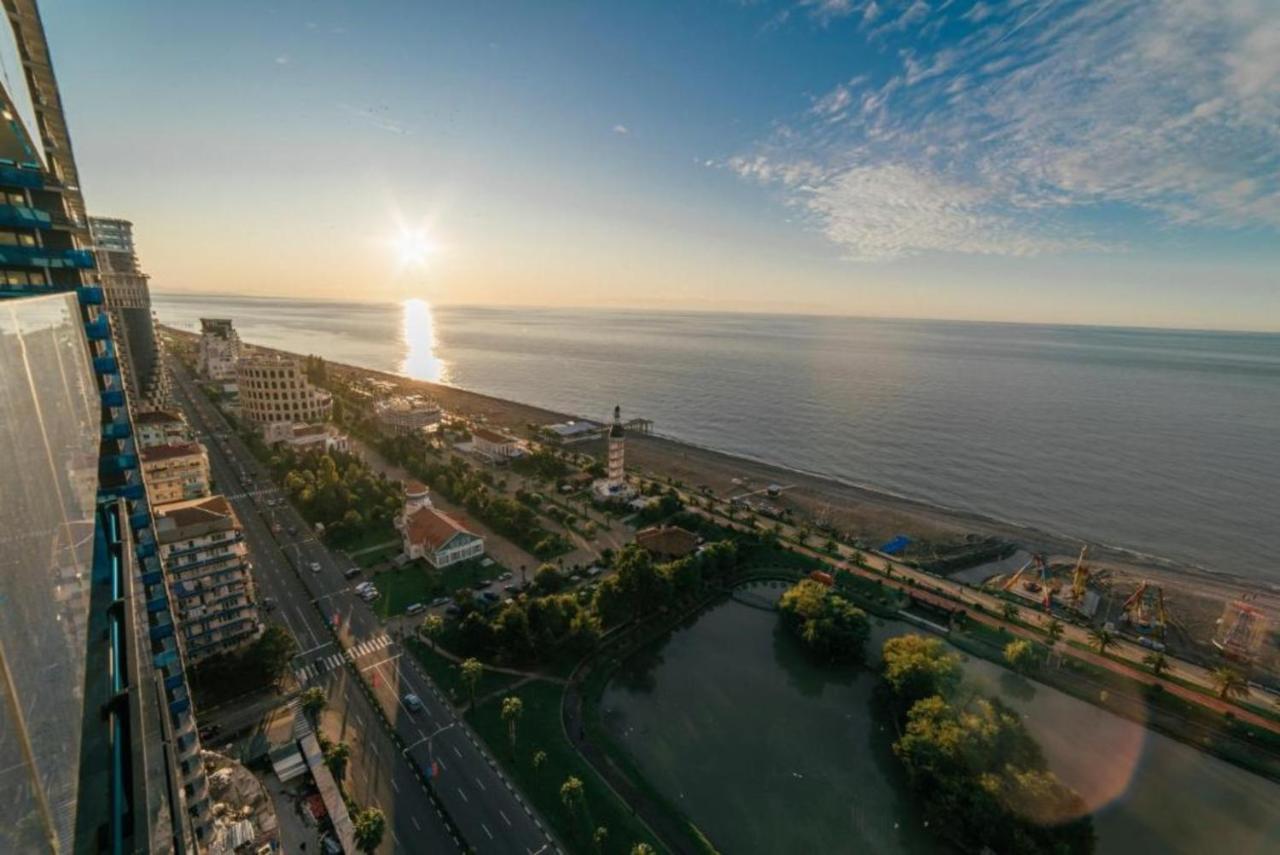 Luxury Sea View Apartments In Orbi City Batumi Esterno foto